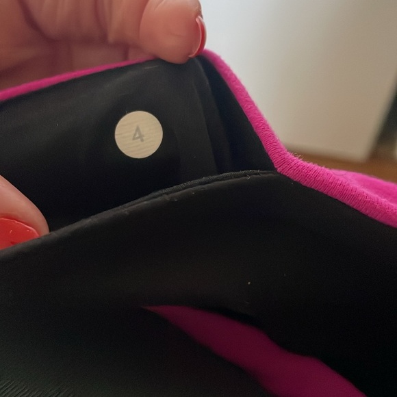 Lululemon Size 4 Women’s Black Leggings Pink Design Waistband Legging Pant - Picture 5 of 5